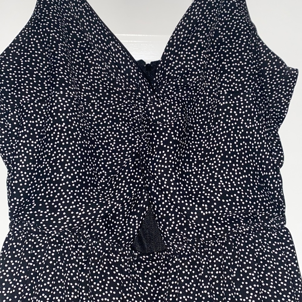 small polka dot romper - Picture 3 of 4